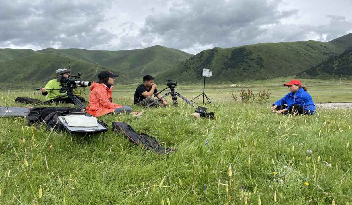 站上海拔新高度，让雪山作证、大地倾听——《中国正在说》推出脱贫攻坚系列特别节目