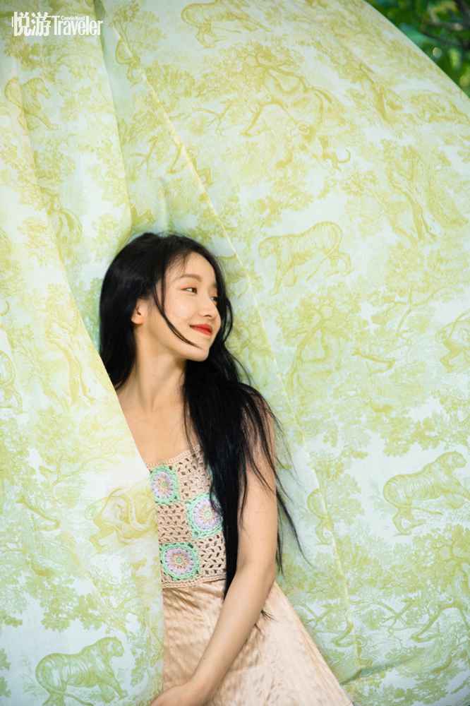 姜贞羽盛夏海风大片释出 元气夏日清新动人