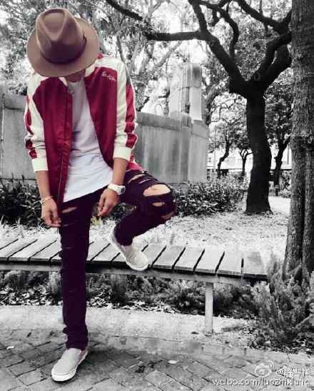 最强卖家秀!罗志祥当网模帮女友打广告