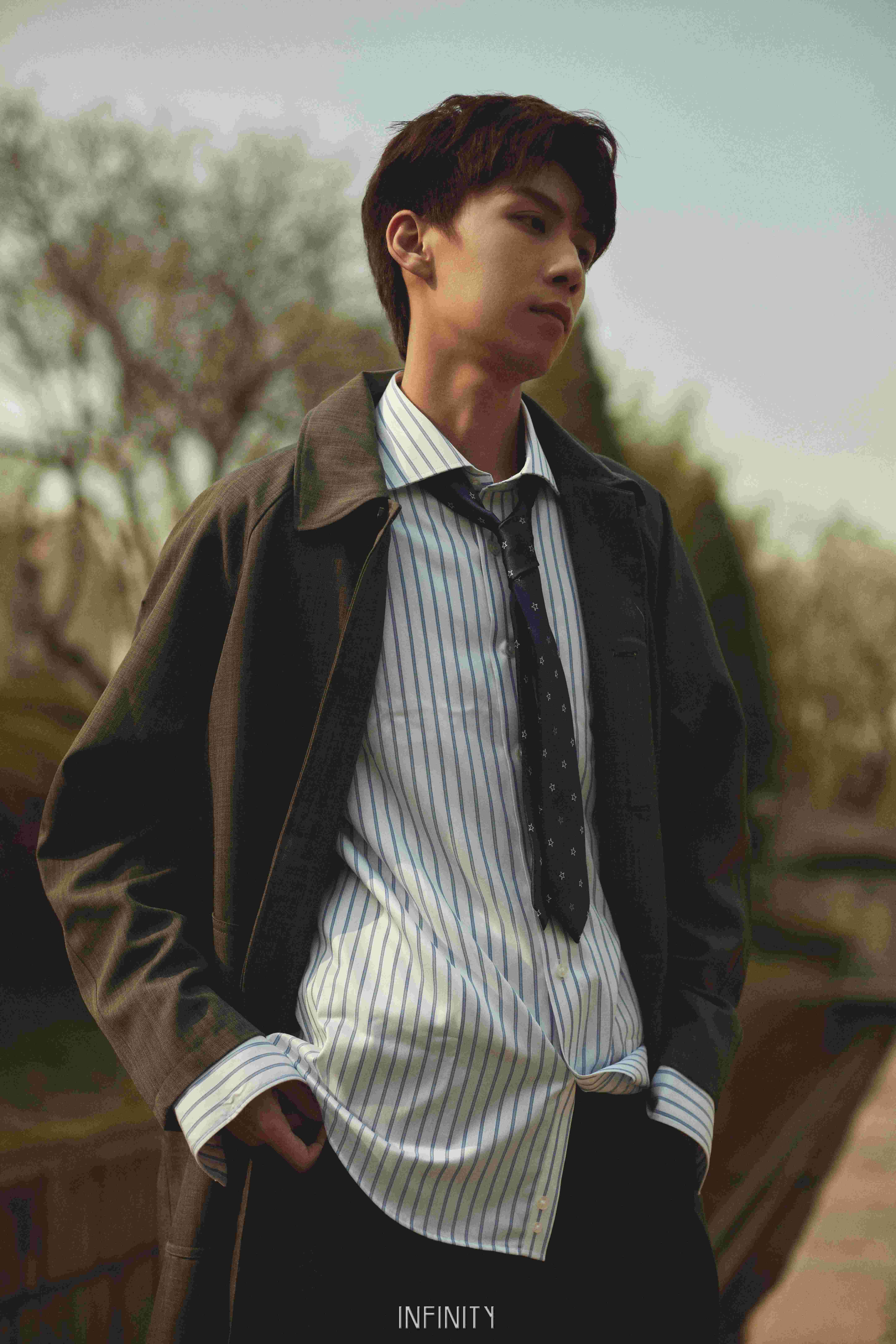 任宥纶最新杂志大片曝光 氛围感满满展现独特魅力