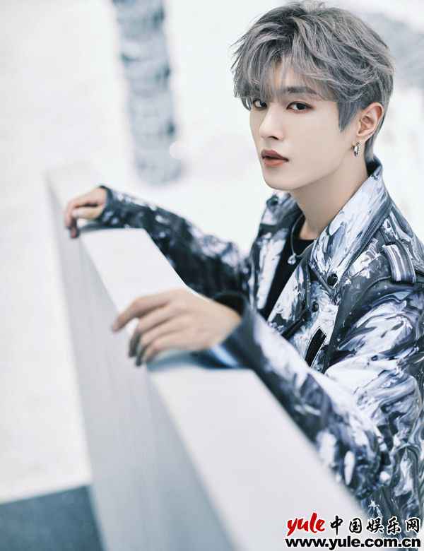 李汶翰新EP《汶》首单《Darlin》正式上线，首唱舞台燃爆全场