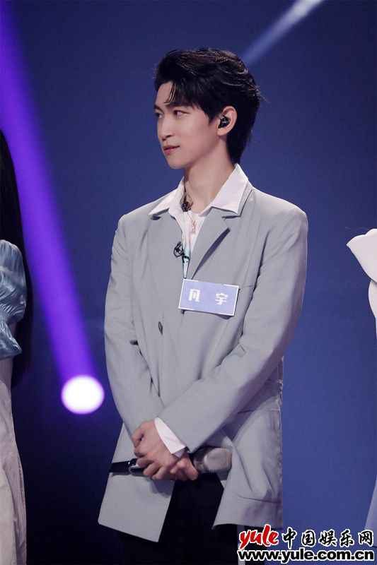 《谁是宝藏歌手》总决赛收官 凡宇深情演唱舞台打动人心