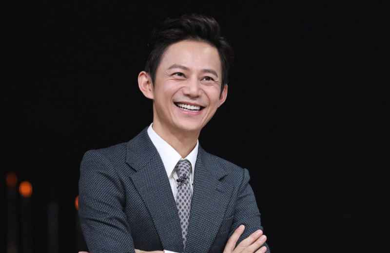 《向往的生活》初现端倪,何炅公布婚姻状态,46岁依旧享受生活