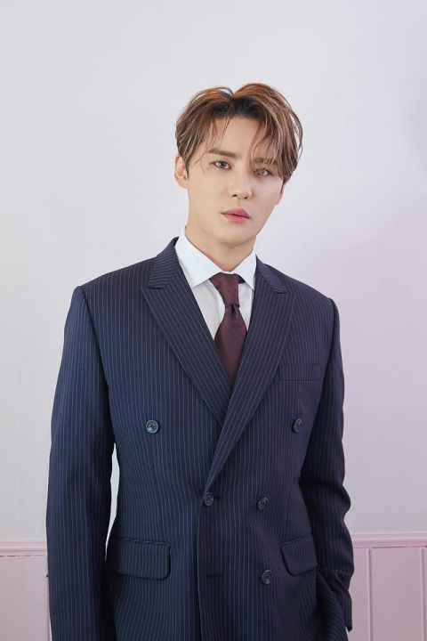 金俊秀再展票房威力 年末演唱会瞬间售空！