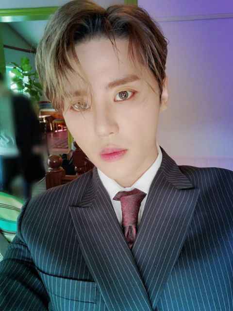 金俊秀再展票房威力 年末演唱会瞬间售空！