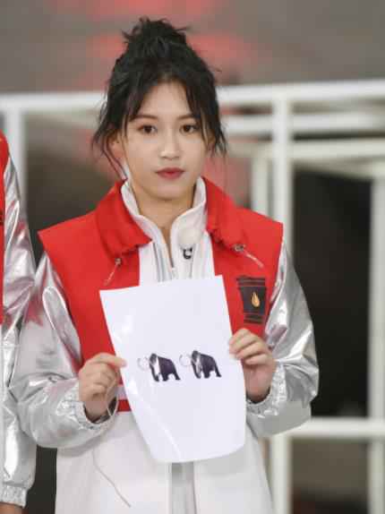 《奔跑吧》苏青造型引热议 运动技能满分暖心获称赞