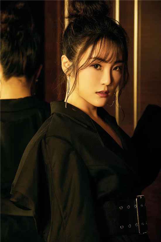 全能少女张可盈出席亚洲音乐盛典