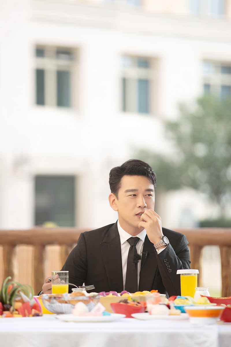 王耀庆回归牛气满满的哥哥 双综霸屏登热搜榜单