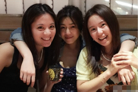 陈妍希青涩校园照曝光 双眼有神十分清纯