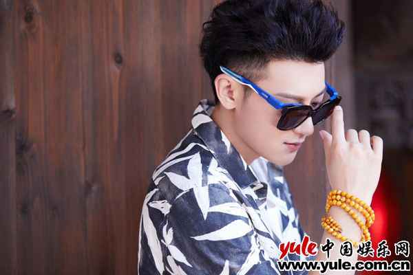 黄子韬《萌探探探案》卧底搜证上演警匪对决 承继使命致敬“无名英雄”