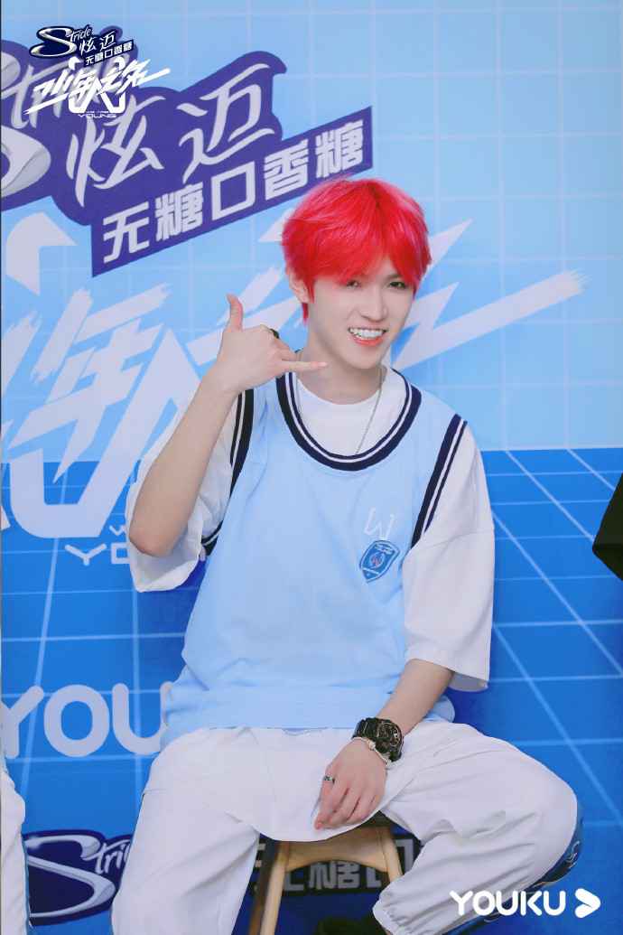 《少年之名》首次粉丝见面会,5位少年在线直播实力宠粉