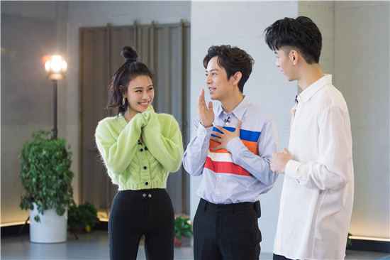 《舞蹈风暴》袁娅维帮刘迦完成高难度《我的卡门》