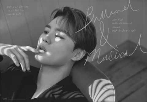 金俊秀公开自创曲《在下雪的日子里》