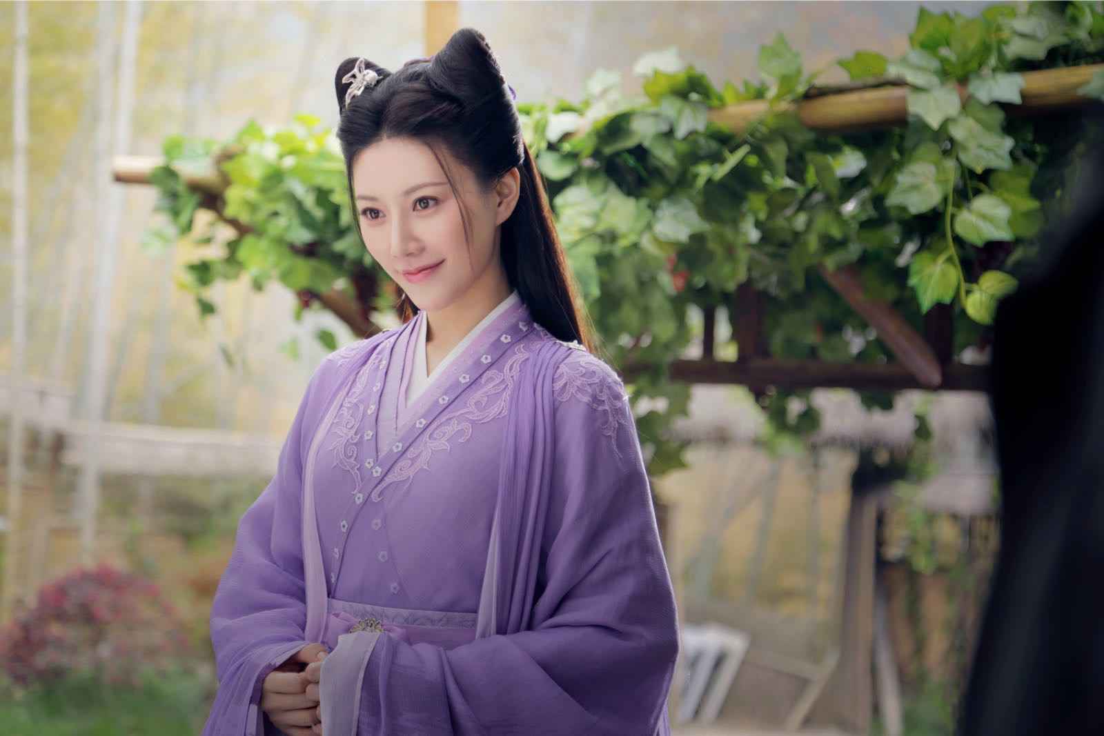 侯梦瑶《琉璃》魅惑上线 紫狐抢亲“外强内怂”