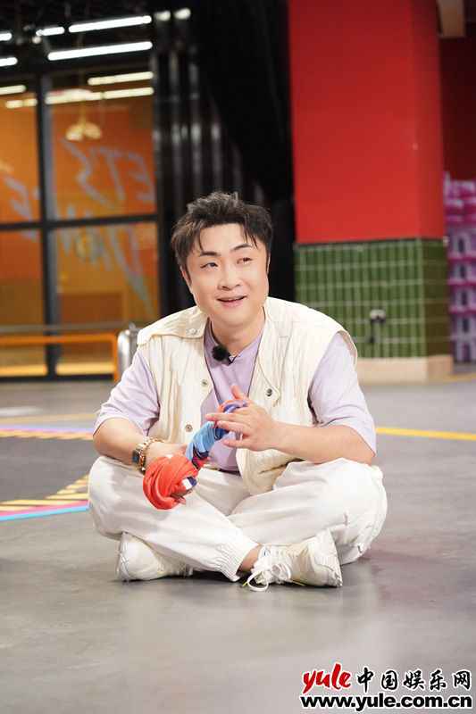 演员乔杉《师父!我要跳舞了2》 《师父!我要跳舞了2》传递奥运梦想 奶爸乔杉与萌娃过招