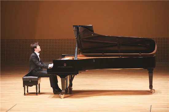 李云迪奏鸣曲太原站落幕