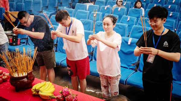 现实主义力作《无处可逃》开机 用一起“性骚扰”引发社会反思