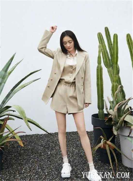 杨幂的愚人节是怎么过的？杨幂这两天为什么频繁发美照？