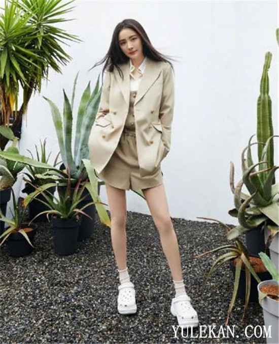 杨幂的愚人节是怎么过的？杨幂这两天为什么频繁发美照？