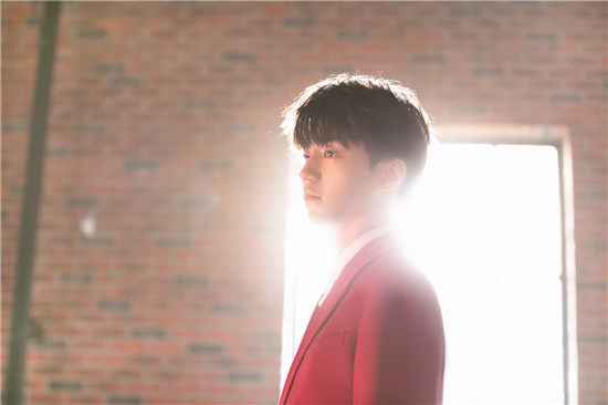 王俊凯先行曲《流星》首发，坦言“心中无畏”坚持前行