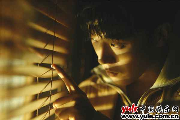 高嘉朗全新EP单曲《整洁》上线 归置内心疗愈自我