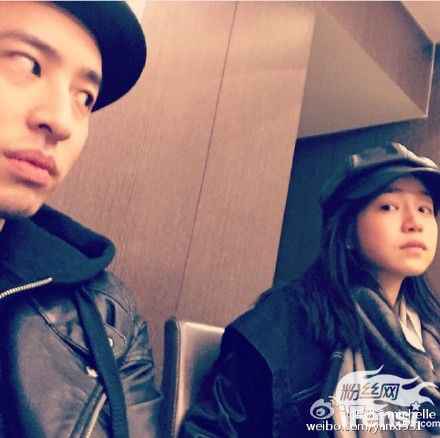 陈妍希为潘玮柏庆生 搞怪互相翻白眼