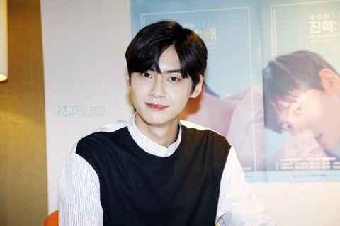 全人类羡慕！吃不胖的李鎭赫：新专辑曲风完全是我的STYLE！