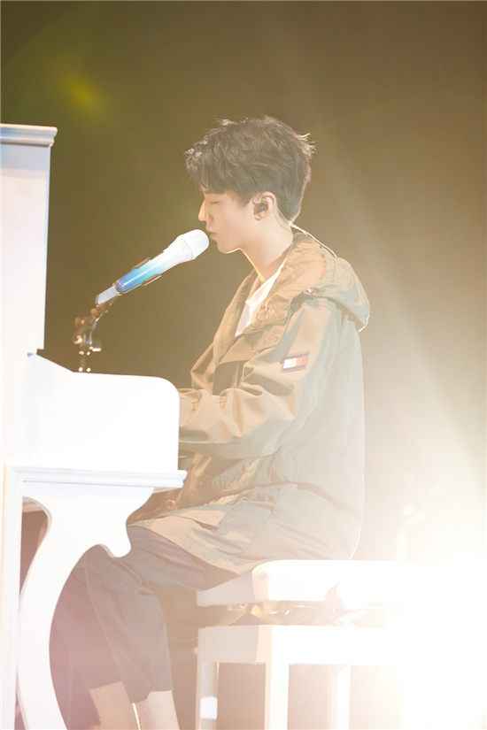 王俊凯“无边界”个唱开启，首次个人舞台带来怎样惊喜？