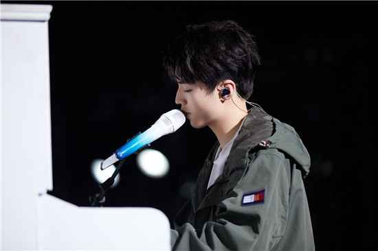 王俊凯“无边界”个唱开启，首次个人舞台带来怎样惊喜？
