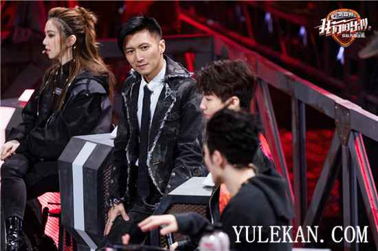 《我们的乐队》成相亲大会 谢霆锋 “被”爆灯的原因竟是因为她?