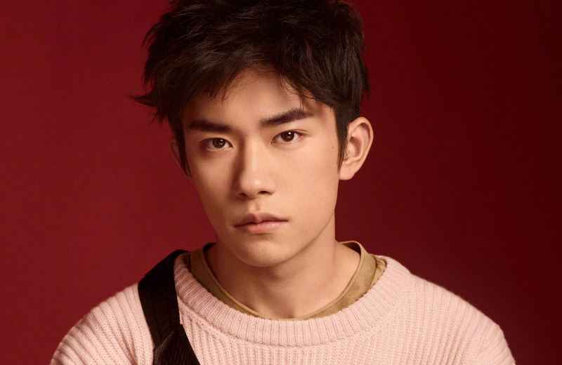 《朋友请听好》最新一期播出，易烊千玺新发型帅气又暖萌