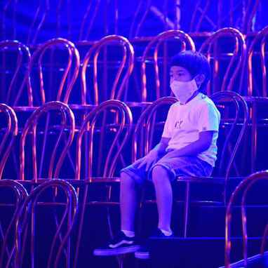 Joe现身《蒙面歌王》后台 曹格疑似加盟录制