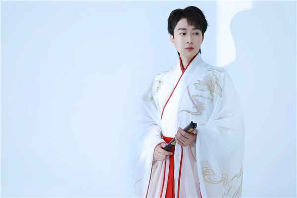 《怎叹》原唱郑鱼央广直播首秀 最新《盼君折枝》曲段唤你来听