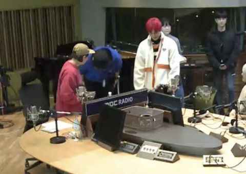 张圣圭真的给EXO当「一日经纪人」啦！跑前跑后态度超积极