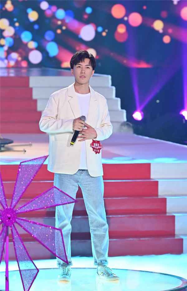 酷狗直播王牌男声张斯可登陆《星光大道》,实力表现斩获周冠军