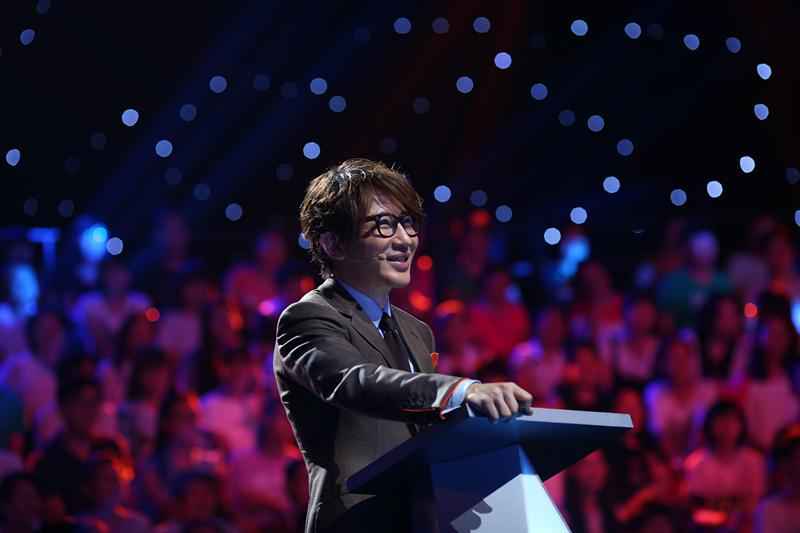 《歌手是谁》刘谦“坑人” 李湘甘当配角