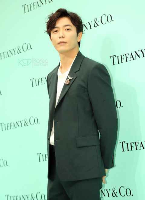 [图多]狮子馆长金材昱旋风访台 心疼粉丝淋雨直道歉