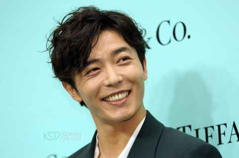 [图多]狮子馆长金材昱旋风访台 心疼粉丝淋雨直道歉