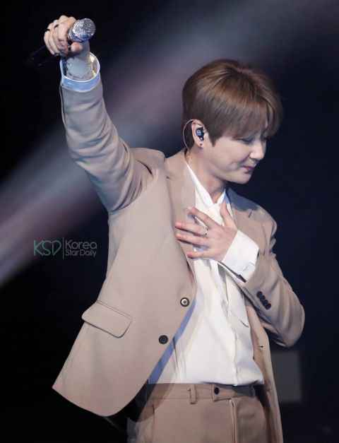 浪漫深情曲风粉丝最爱 申彗星直呼：幸好挑对开场歌曲！