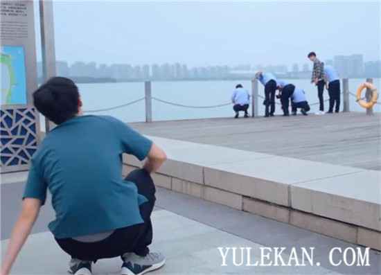 《下一站是幸福》对待贺爸爸走丢，元宋和叶鹿鸣谁的表现更好？