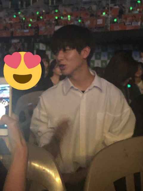 X1举行出道SHOWCON！曾出演《PRODUCE X 101》的李鎭赫、金旻奎、金施勋等人，都到场应援！