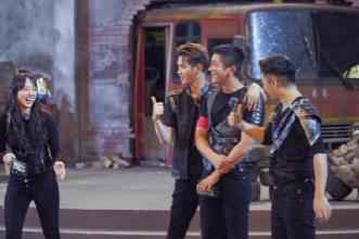 《勇敢的世界》今日播出，杨迪、陈乔恩团结一致彰显集体意识