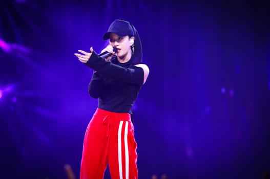 李嘉格《金曲捞》演唱示爱神曲《大舌头》