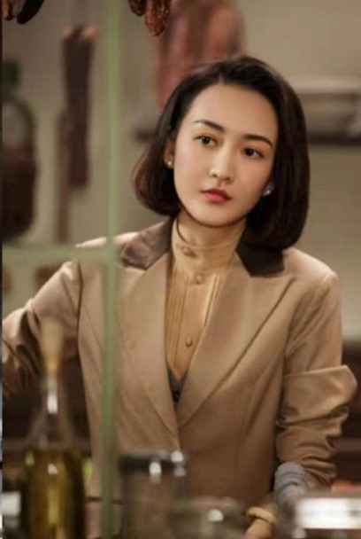 民国造型谁惊艳?王鸥华丽,刘诗诗惊艳,看了伊丽媛才知道气质有多重要