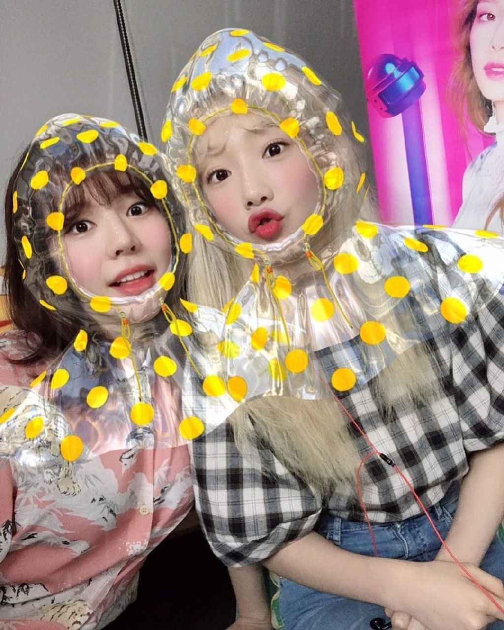 虎牙直播第五集结束 小雨衣滤镜双短line超可爱