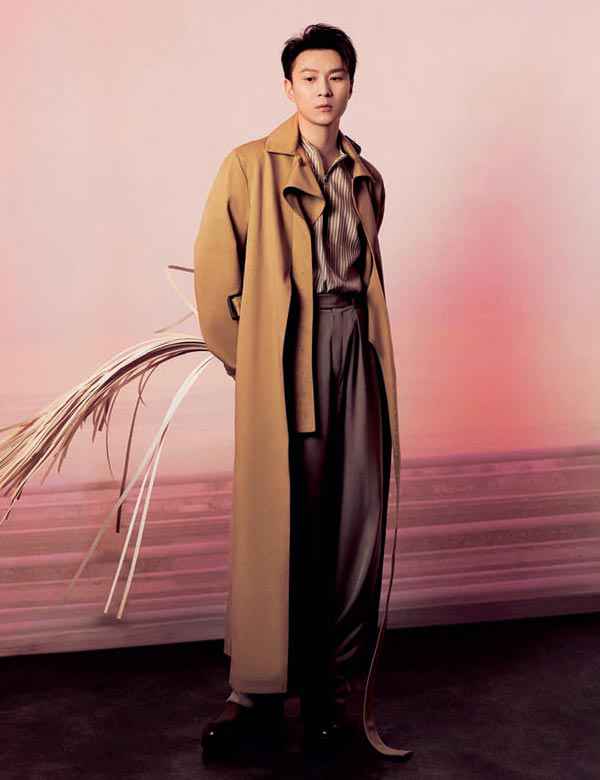 郑军见 | 站在一艘行驶的船上