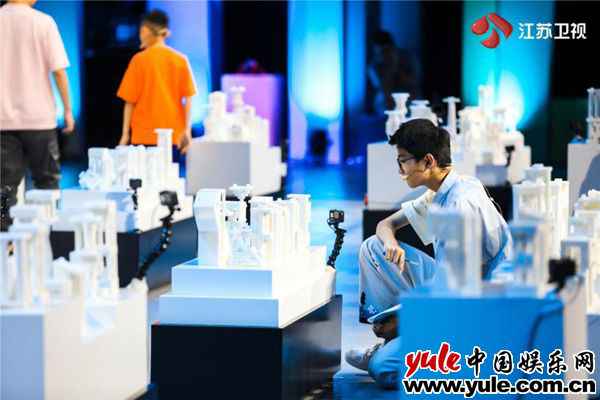 《超脑少年团》奇幻之旅今晚继续！探索“阿基米德的浴缸”的奥秘