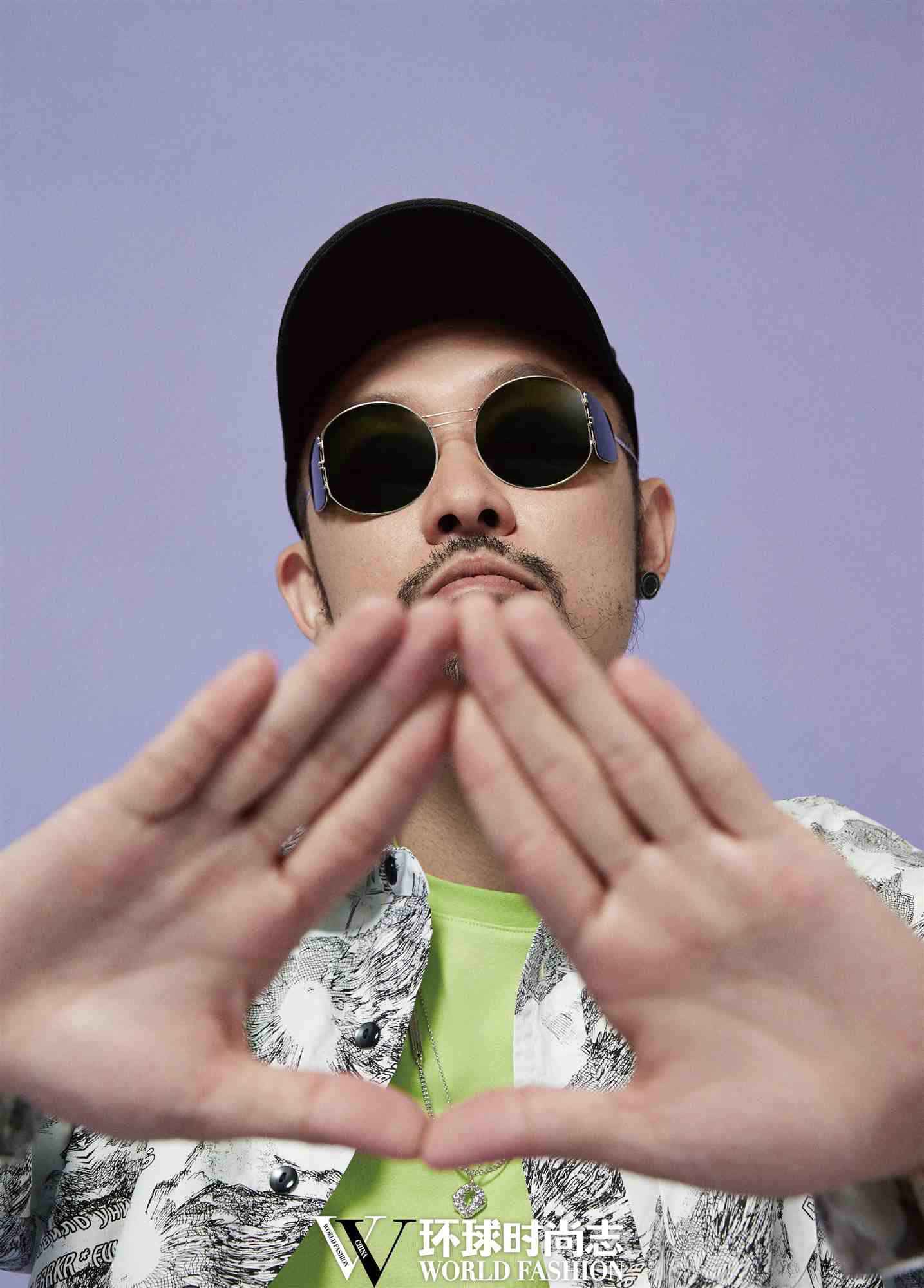 MC HotDog热狗最新杂志大展时尚表现力 “废欲清”巡演年底引人期待