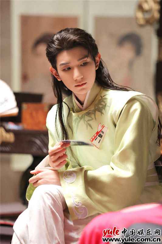 王源《奇异剧本鲨》土味情话获线索 洞察秋毫插柳成荫