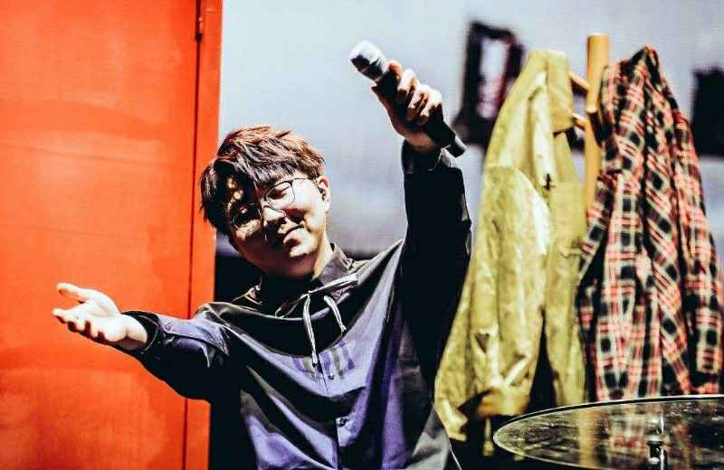 毛不易给学员写寄语,当被问到写了些什么,他的回答令人哈哈大笑